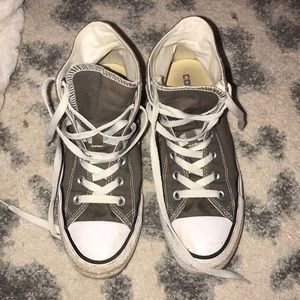women’s grey converse
